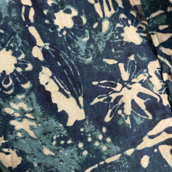 Pilcro Anthropologie Cropped Batwing Blouse XXS Oversized Ruffle Batik Blue - Picture 10 of 16